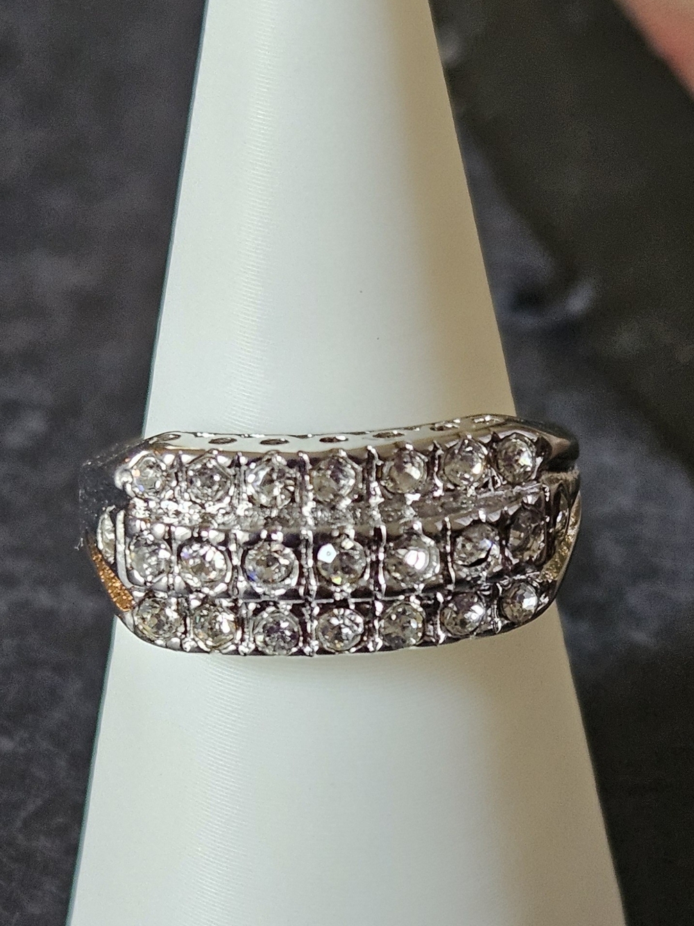Vintage Silver-Tone Pavé Multi-Row Crystal Ring. Beautiful Ring. Size 8